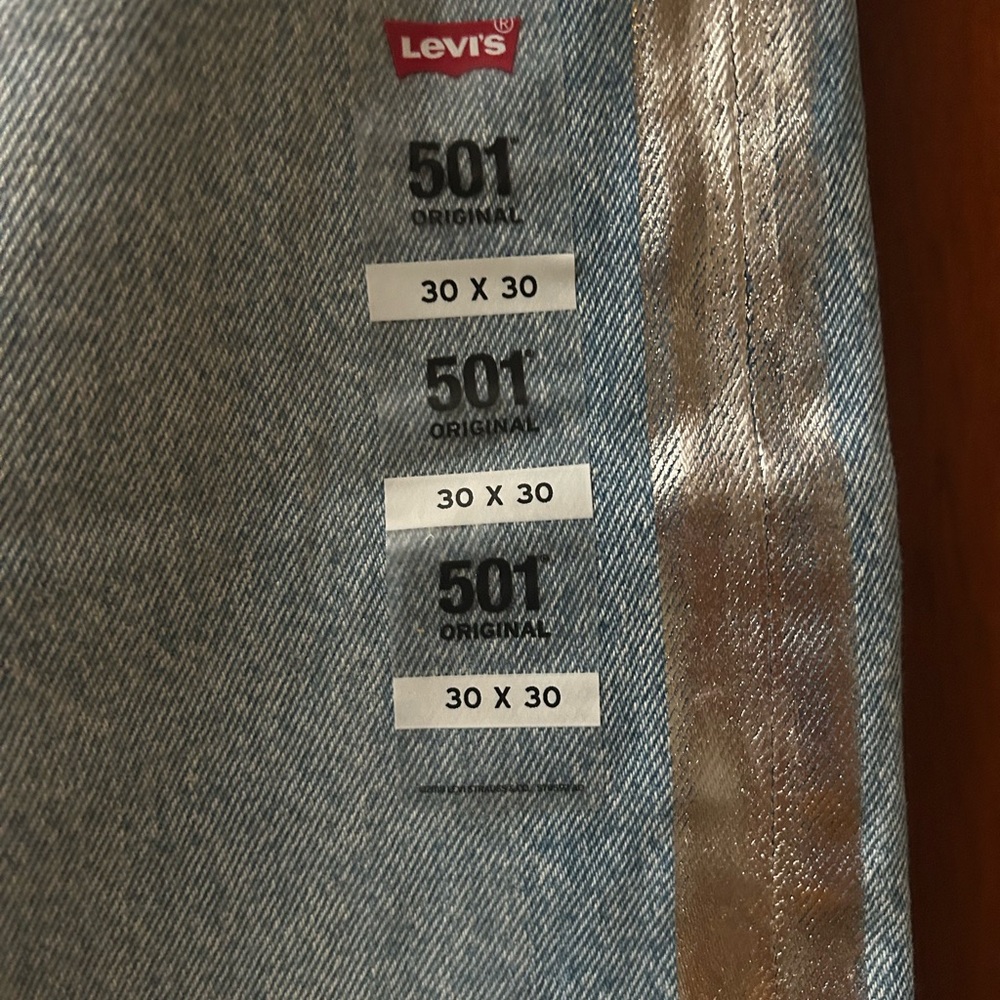 Levi's women’s Blue Jeans with Silver Stripes - Picture 5 of 6